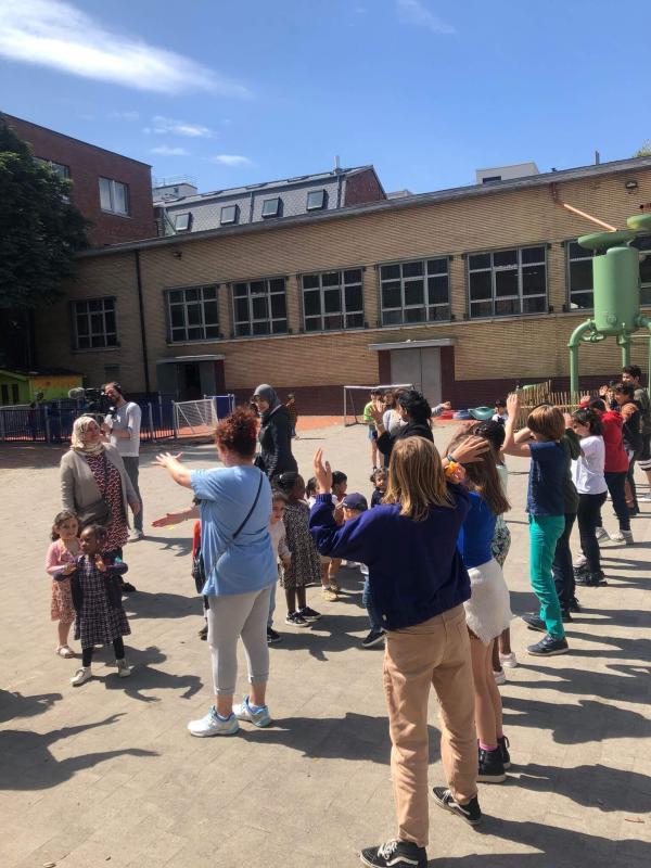 Middenveldorganisaties voeren actie om mensen zonder papieren te laten werken