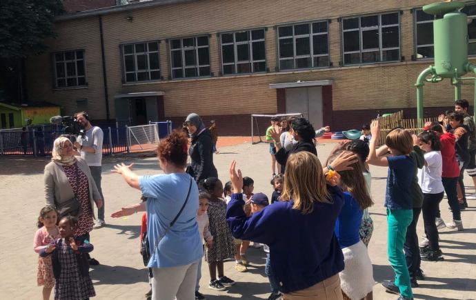 Middenveldorganisaties voeren actie om mensen zonder papieren te laten werken